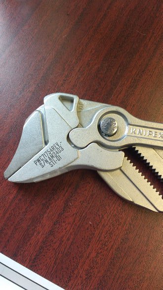 austintrophies's tweet photo. Stop by with your tools and have us customize them with your name, etc.  Great for any #electrician #plumber #handyman #diy … Great as a gift for that student who has just completed their apprenticeship or as a special gift for the #justlikedad https://t.co/xyaT8Y6MZ7