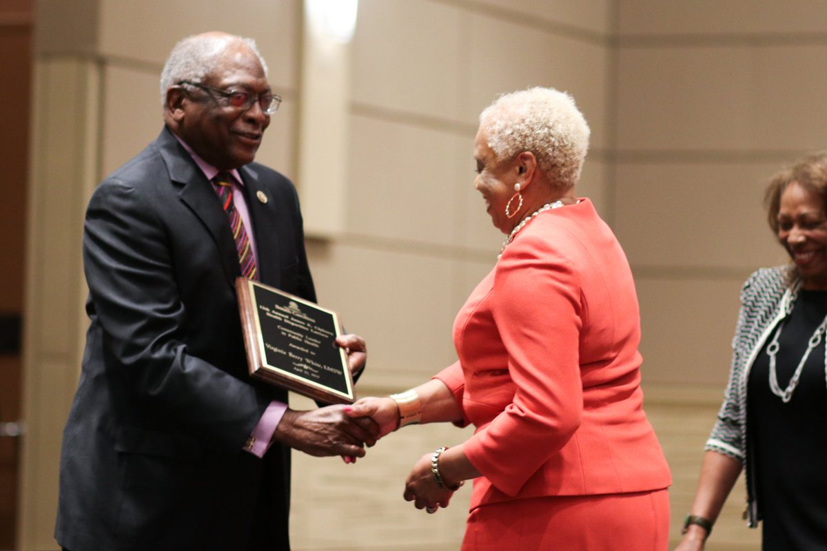 scruralhealth's tweet photo. Congratulations to our very own Virginia Berry White for her receipt of the prestigious Community Leader in Public Health Award! This award was presented by Congressman @WhipClyburn himself at the @USCArnoldSchool #ClyburnLecture this morning. @lchealthystart #proudlyruralsc https://t.co/5ubcK46oD7