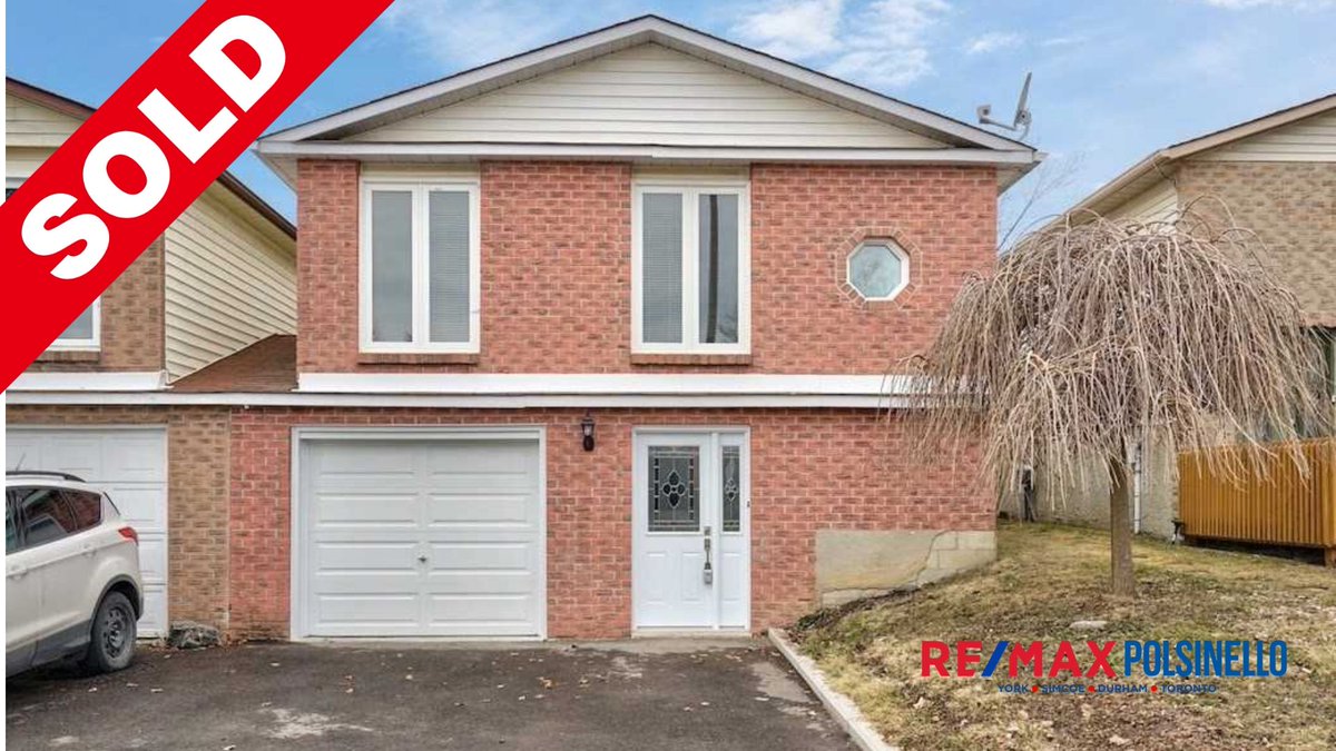 PolsinelloTeam's tweet photo. 🎉Congratulations to our buyers on purchasing 12 Longview Drive, a stunning residence in Bradford 🏡
📫 Direct message or call ☎️ us at 905-830-9111 to arrange a complimentary home evaluation🏡 
#REMAXPolsinello #SoldByPolsinello #PolsinelloTeam #Sold #SimcoeRealEstate https://t.co/ilpBTjZ9RV