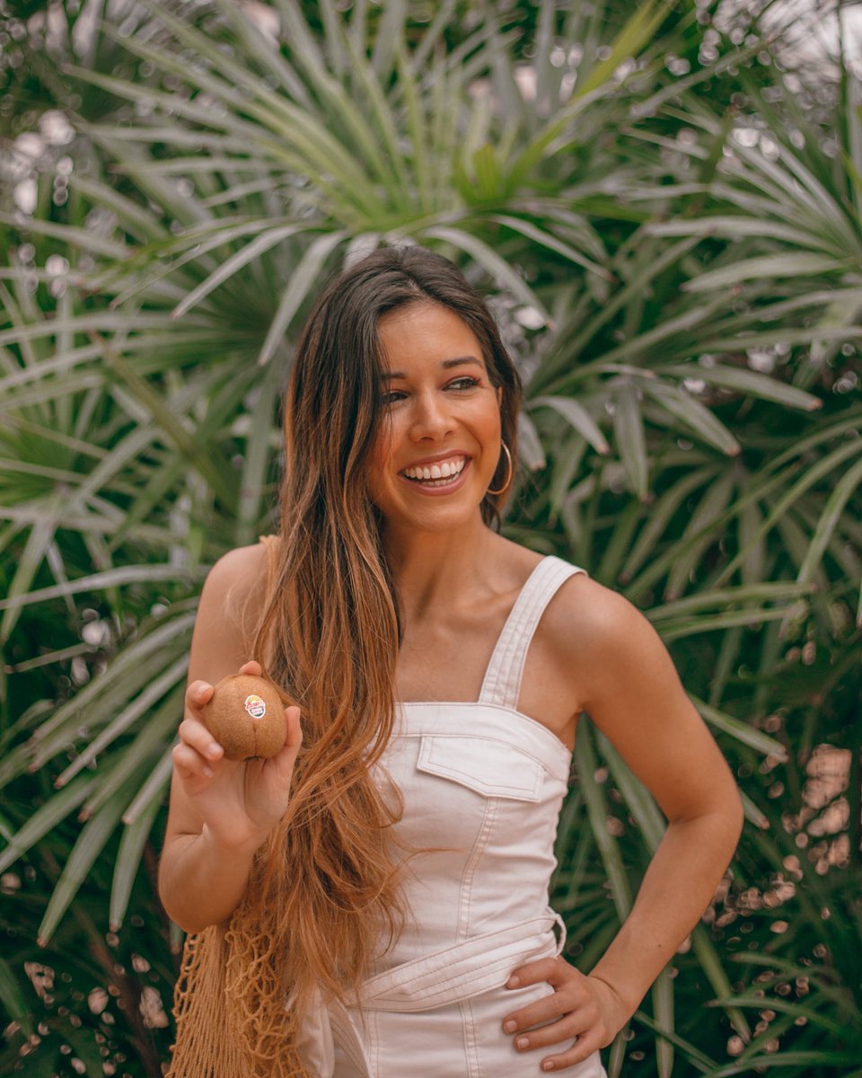 mariapintadohdz's tweet photo. ¿Visteis mis stories del otro día de @Zespri_es? Estuvimos preparando cositas muy interesantes que estoy deseando contaros. 🙌🙌🙌 #ZespriThinkLab #EspacioVitalidad #green #fruta #ad #feliz https://t.co/VzPXpuuTNd