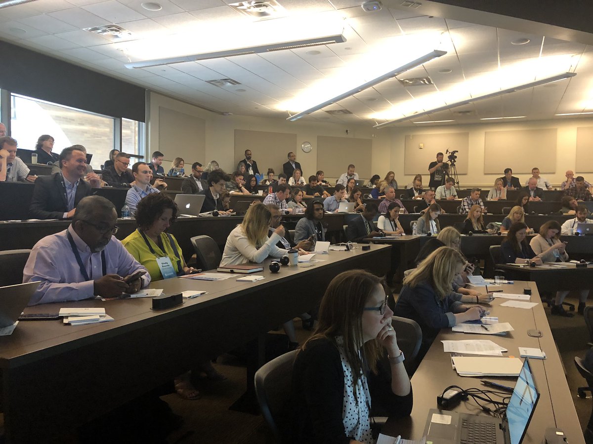 ConsensusPoint's tweet image. A room full of insights pros playing HUUNU! #iiex #predictionmarkets