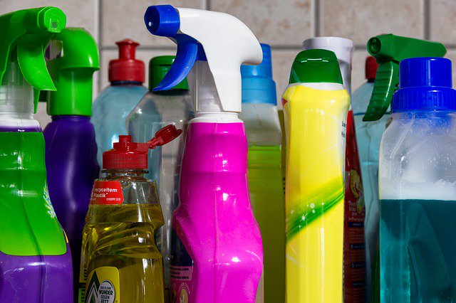 SeattleSPU's tweet photo. Its time for another round of the #WhereDoesItGo Game! Household Cleaners - where do they go when you are done using them? (Hint: likely more than one answer, you can use our tool to find out: https://t.co/A3vK8sAqhm) #WhenInDoubtFindOut #EarthMonth2019 #RecycleRight https://t.co/wMS6FmIpKH