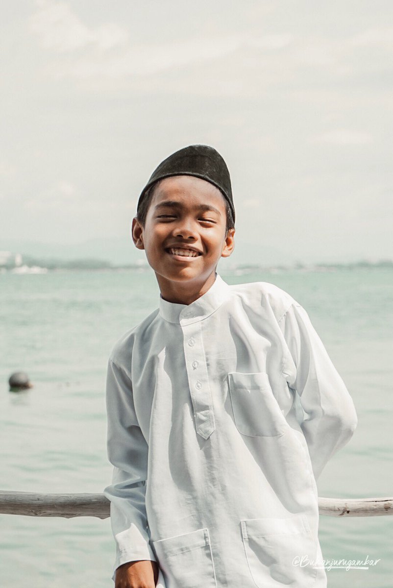 AyienSamox's tweet photo. Stateless and happy.
Meet Arhan, a student of Gaya’s Alternative school for stateless children in Kk.
can u feel that honest smile?
#docs #statelesschild #kkcity https://t.co/cB2DDKLiCQ