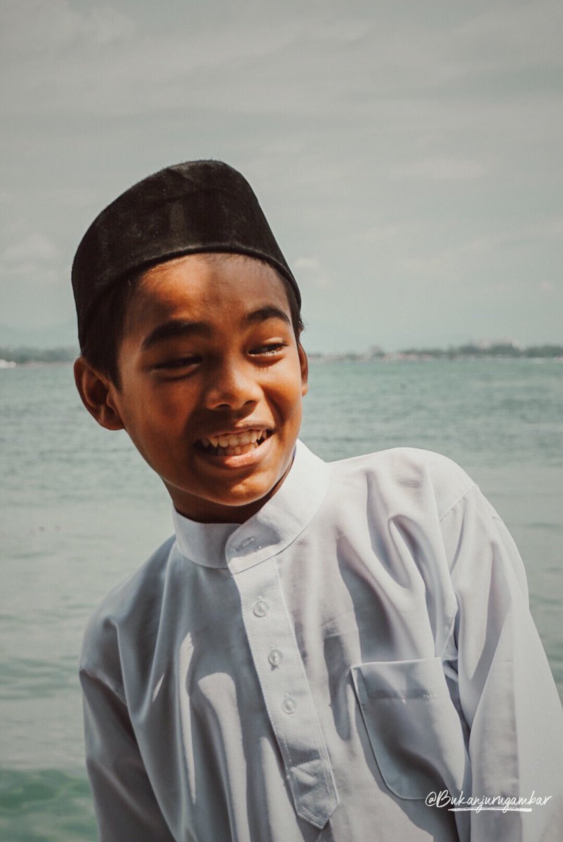 AyienSamox's tweet photo. Stateless and happy.
Meet Arhan, a student of Gaya’s Alternative school for stateless children in Kk.
can u feel that honest smile?
#docs #statelesschild #kkcity https://t.co/cB2DDKLiCQ