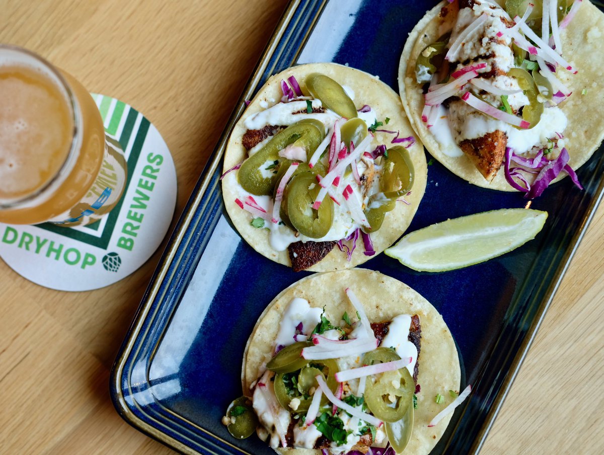 Tacos. On a Tuesday? Ok, sure. 

{ Blackened Tilapia Tacos: Pickled Jalapeño, Sour Cream, Red Cabbage, Cotija Cheese, Cilantro, Radish, White Corn Tortilla }

#dryhopbrewers #tacotuesday #chicagotacos #chicagobeer #chicagobrewery #lakeviewchicago