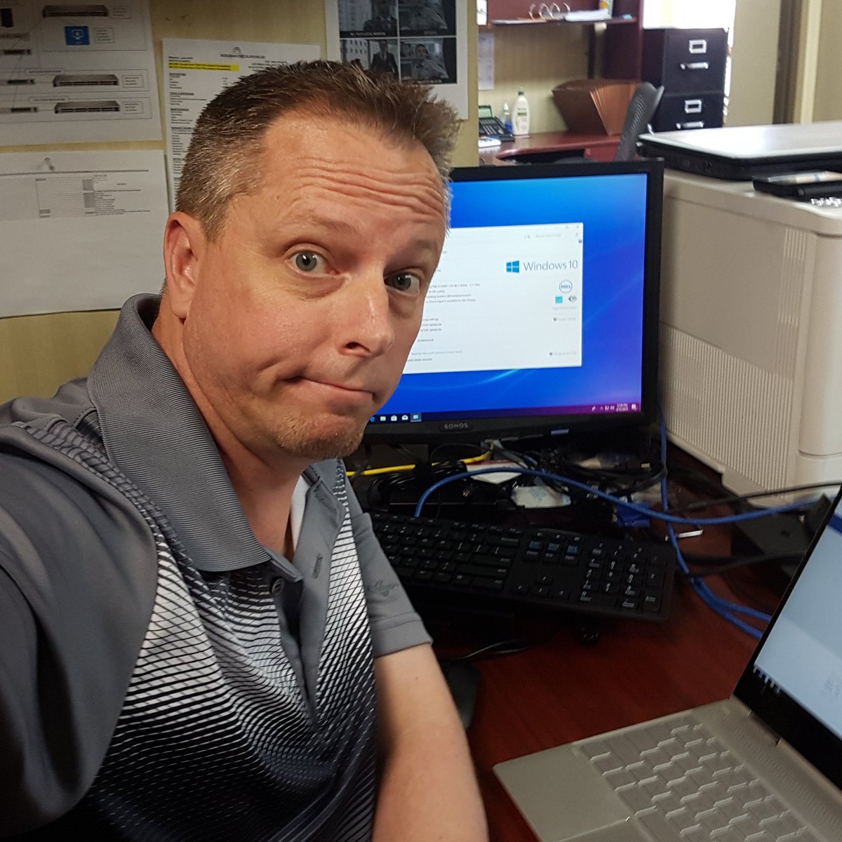 cuppojoe's tweet photo. Day 9 of being 48: Just Another Day at the IT Desk. #SettingUpaNewPC #titansolutionsgroup #lookingbusy https://t.co/S6QNGOEdZo