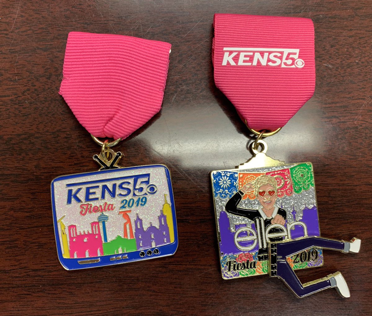 BradMayhar's tweet image. I turned the legs sideways and got Kung Fu @TheEllenShow. Thanks @MonicaNinoTV @KENS5 #Fiesta2019