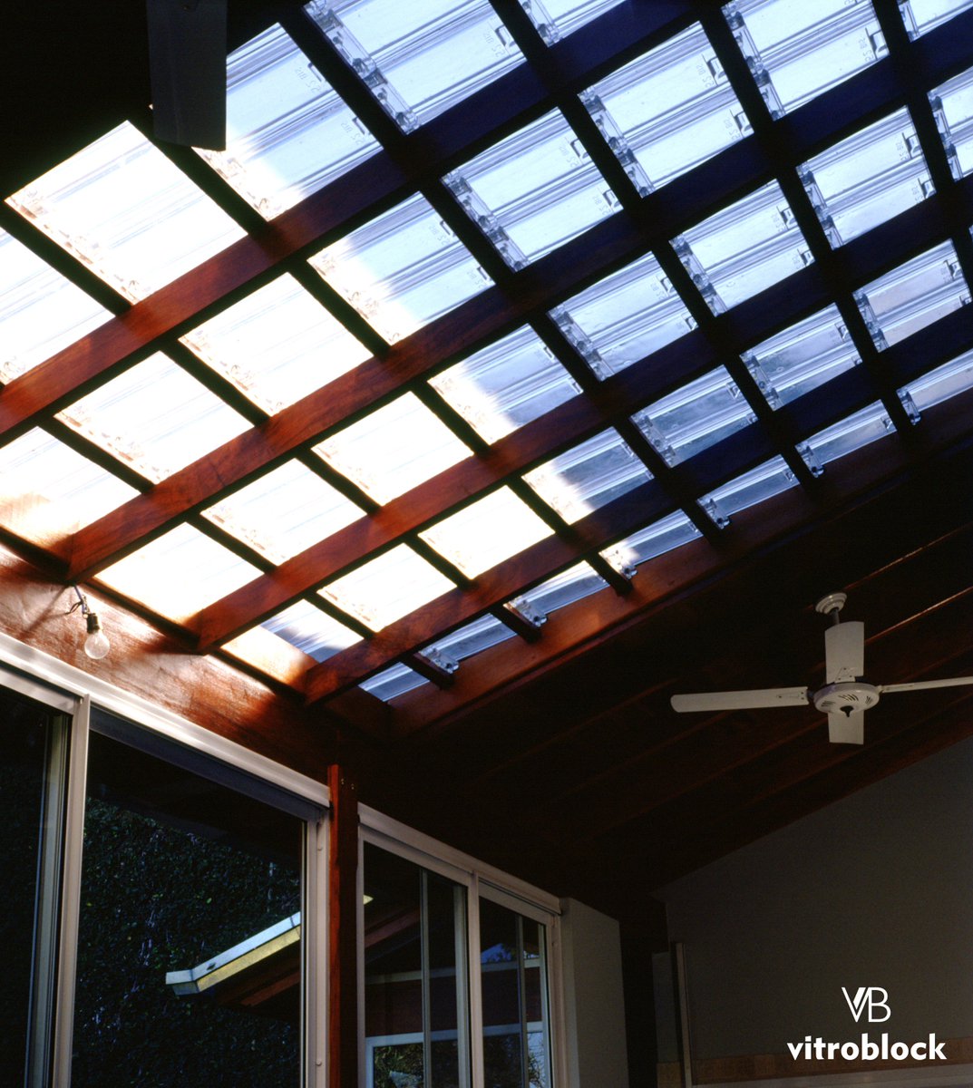 vitroblock's tweet image. Tejas de vidrio para dejar que la luz solar ingrese a tu hogar! Además se pueden combinar con tejas de losa ~

Conocé más en nuestra web → bit.ly/2ADreIt