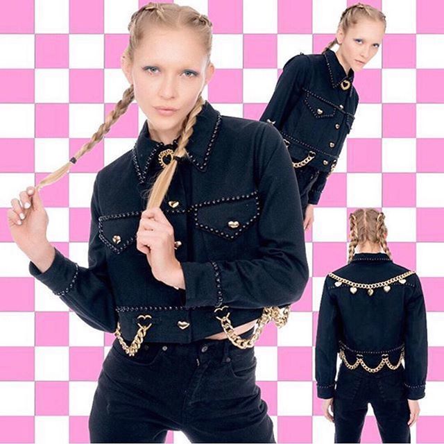 Hope you all had good holidaze 💘💘 shop the link in our bio today!
Jacket by <a href="/cheekldn/">CHEEKLDN</a> available now!