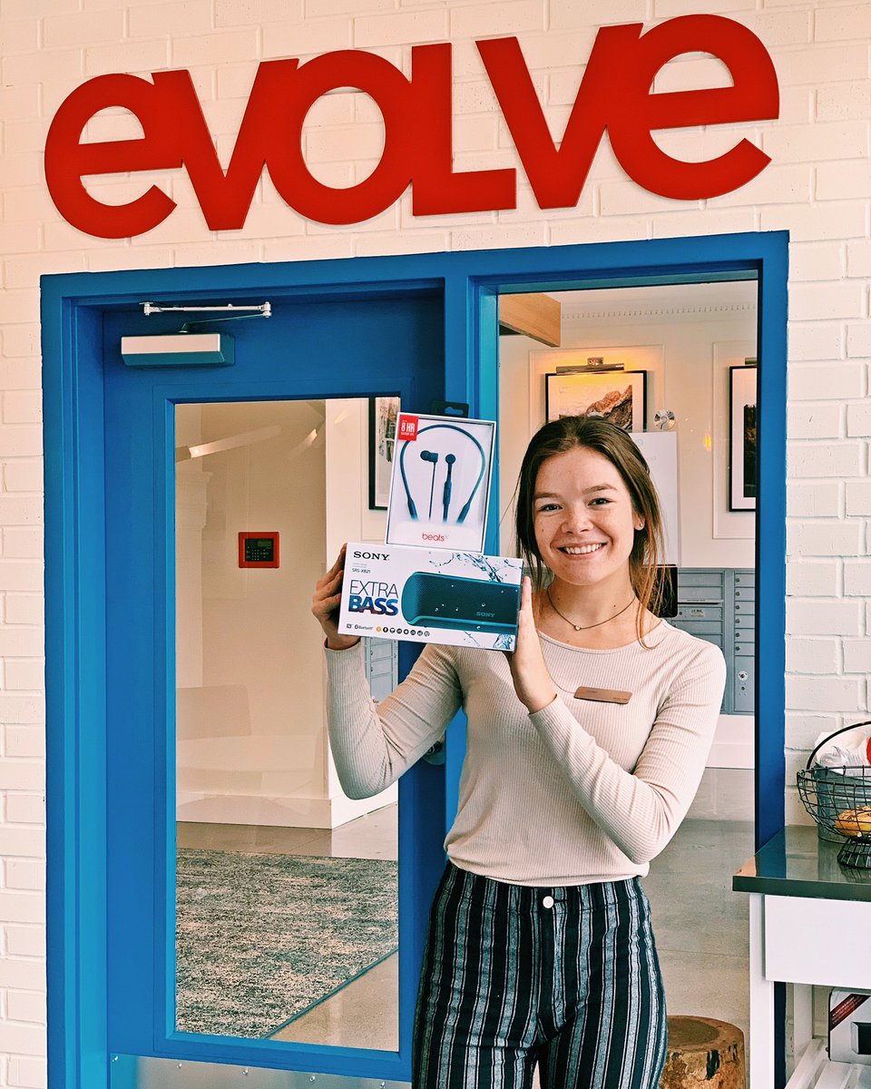 evolveonmain's tweet image. Well well... We only have 2 Prizes left, which means... 😱 We ONLY HAVE 2 ROOMS LEFT for fall 2019! 😍 Don’t miss out on luxury housing downtown Pullman! Call us today to schedule a tour to see just what would be yours! 🤩 #liveevolve #luxury #washingtonstateuniversity #WSU