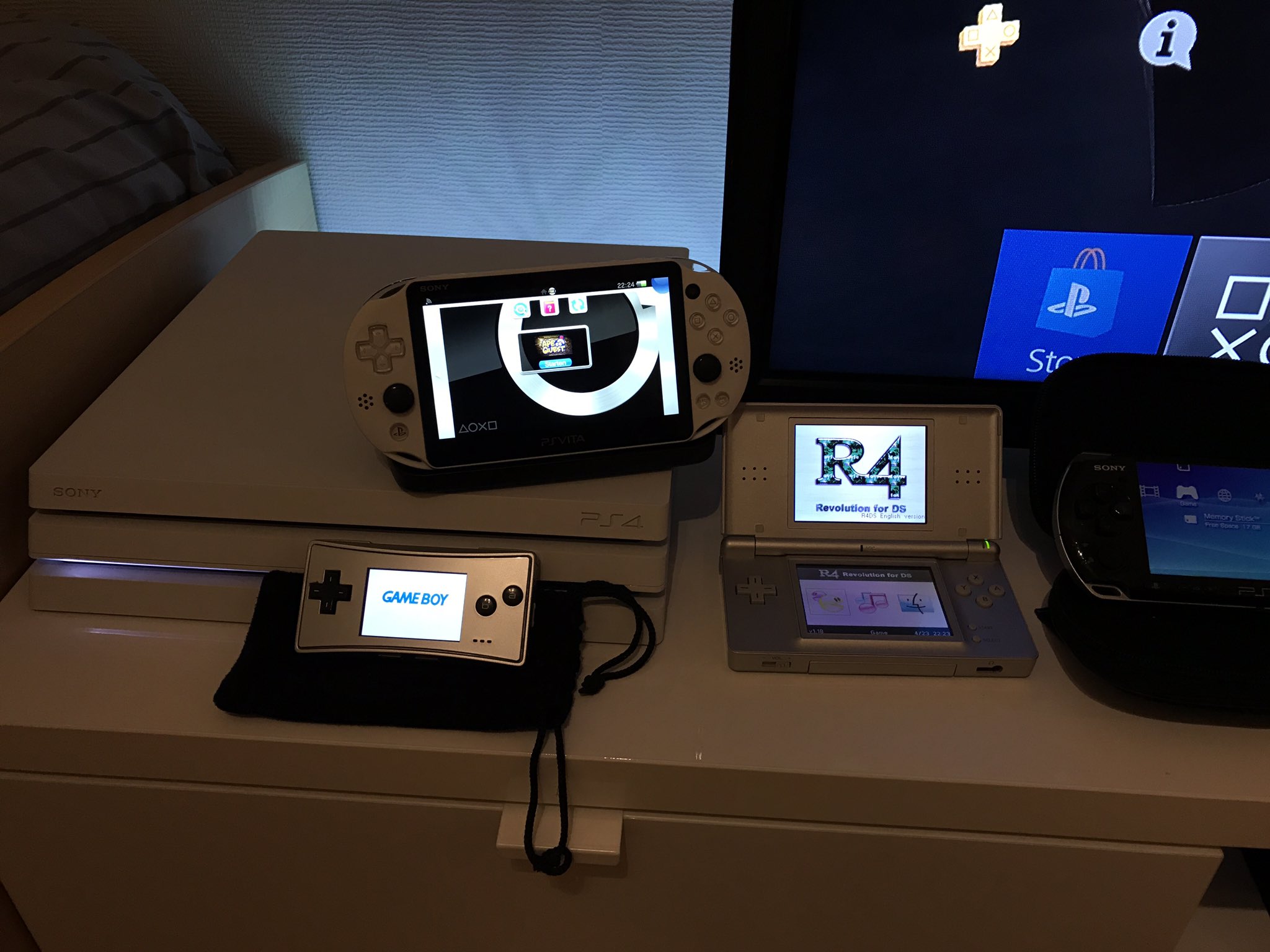 Thibobo As Requested My Setup Consoles Gameboy Advance Micro Glacier White Slim Japanese Psvita Nintendo Ds Lite R4 Psp 3k Lme Infinity Psvita Slim 3 60 Henkaku Ensō Psvita 3g 3 60 Hardmodded