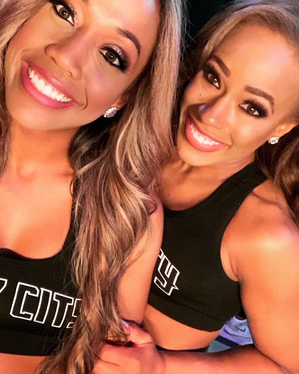 BrittanyMSC's tweet photo. @cmfbabyy 👯 https://t.co/nYK4e3nw7d