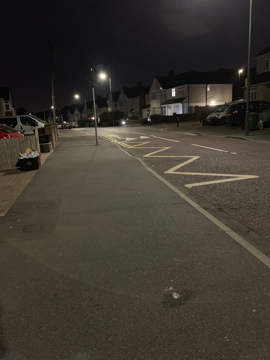 MPSBlendonPhill's tweet photo. Late night foot patrol by Paul around the ward tonight while on 12 hour shift. #singlepatrol https://t.co/iqZf7PNaKh