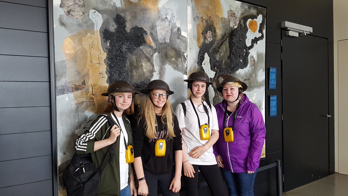 soahistory's tweet photo. Wellington Tunnels to remember all those who fought at the battle of Arras... students were able to walk through the tunnels and discover what life was like for the soldiers living, working and fighting in them @ShireOakAcademy @TimeTravelEdu #WW1 #battlefields https://t.co/y8IhW3Qg2e