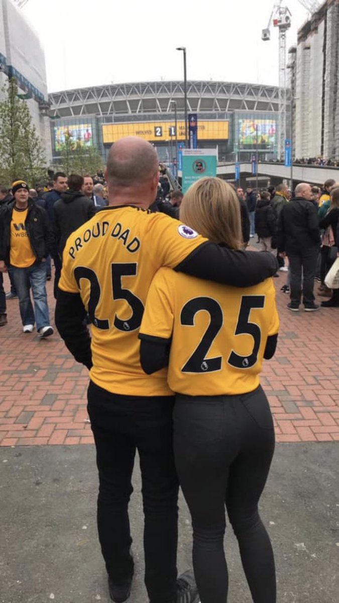 beeniebottie's tweet photo. Wembley #wwfc https://t.co/YuyPXcD8eL