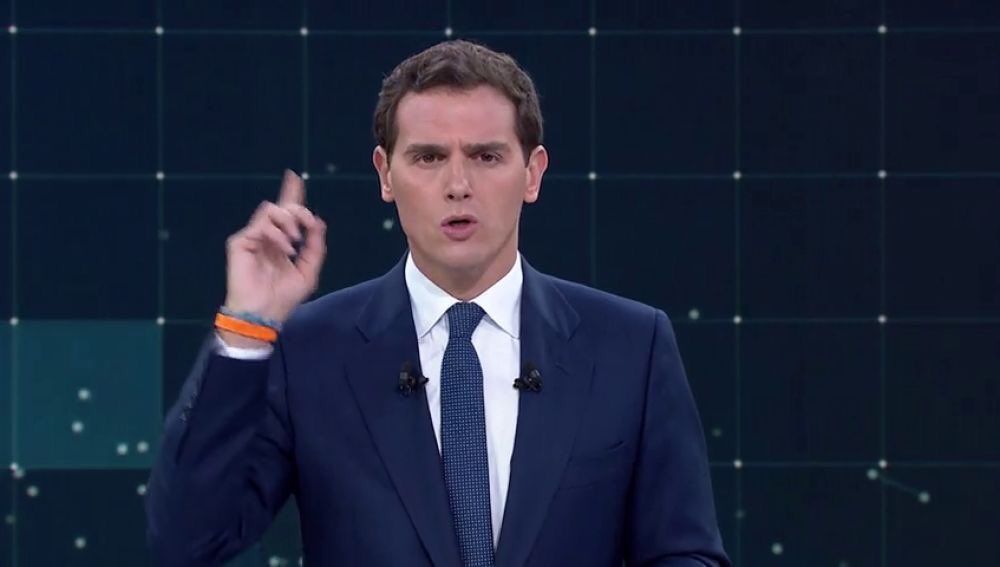 inniteds's tweet photo. ¿Lo oyen? ¿Lo escuchan? 
Sí, soy yo siendo maleducado. #ElDebateDecisivo https://t.co/1SeG6iEtfz