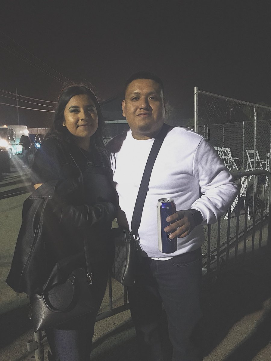 melimonjaras's tweet photo. Swear we did everything so I can get a picture with him 😫♥️ They were amazing ♥️ #OtroPedo #SMOTour2019 #Perris @jesusortizpazfr https://t.co/4pvGnXrRV1