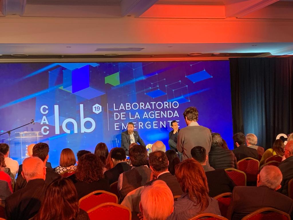 CACteinforma's tweet photo. "Tenemos que reflexionar si nuestras universidades, nuestros empresarios, nuestros formadores de opinión están preparados para los cambios culturales que se vienen" @ipetrella Director del Programa Argentina 2030 en #CACLab https://t.co/TuXnIRCWyN