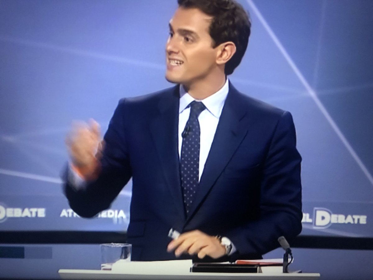 LleraAlberto's tweet photo. LA DROGA ES CACA, repite conmigo @Albert_Rivera 

#ElDebateDecisivo https://t.co/mcDae0QYIJ