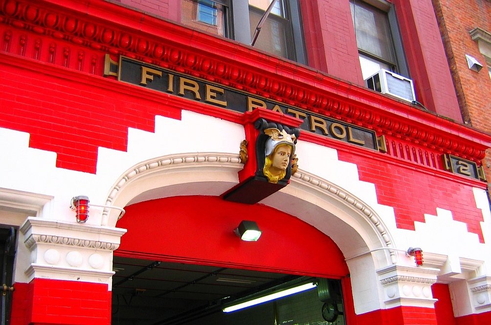 TheSecretList's tweet photo. New York City Fire Patrol House #2: From Benjamin Franklin's Fire Prevention Ideas To Anderson Cooper's Home.
https://t.co/h7gGyj6npj @andersoncooper @fireheritageusa #FPNY #firepatrol #newyorkcity #firefighter #history https://t.co/QKWX94v9ZW