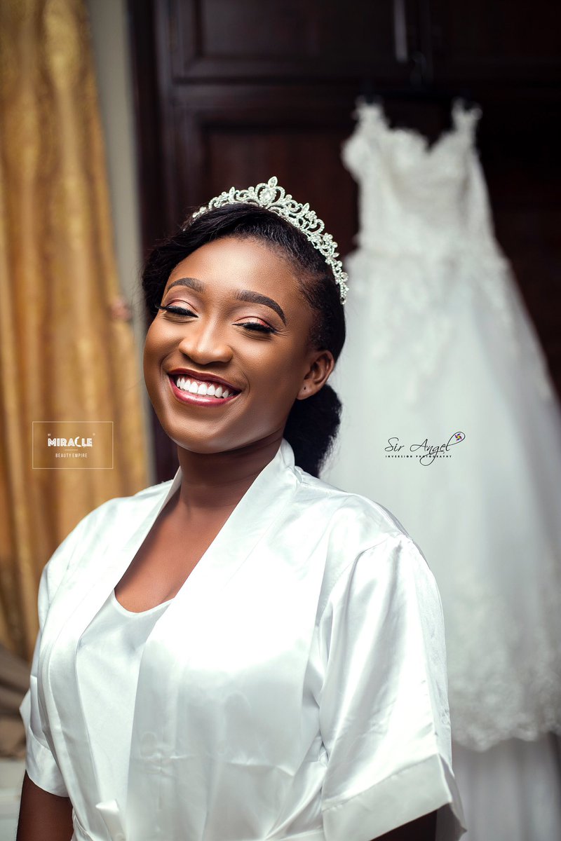 thepamelageorge's tweet photo. Whoosh! My Bride over the weekend 🤩
Get an exquisite royal look for all occasion! 🤩
Book us now, we never disappoint 😉
Kindly RETWEET my customers might be on your TL. Thank You
#makeupgh #bellanaijaweddings #beautybloggers #africanmakeupartist
#ghanaweddings https://t.co/Ewn0J3tySz