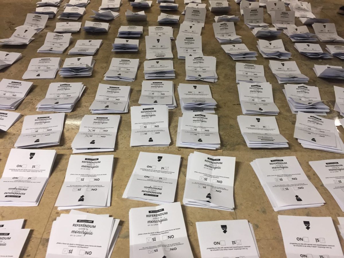 Oye, que se os está yendo el debate otra vez y aún no nos habéis explicado a los miles que organizamos los referendos sobre la monarquía por qué protegéis a la corona y tal...
#YoInsisto 
#ElDebateDecisivo 
#DebateAtresMedia 
#DebateCTXT