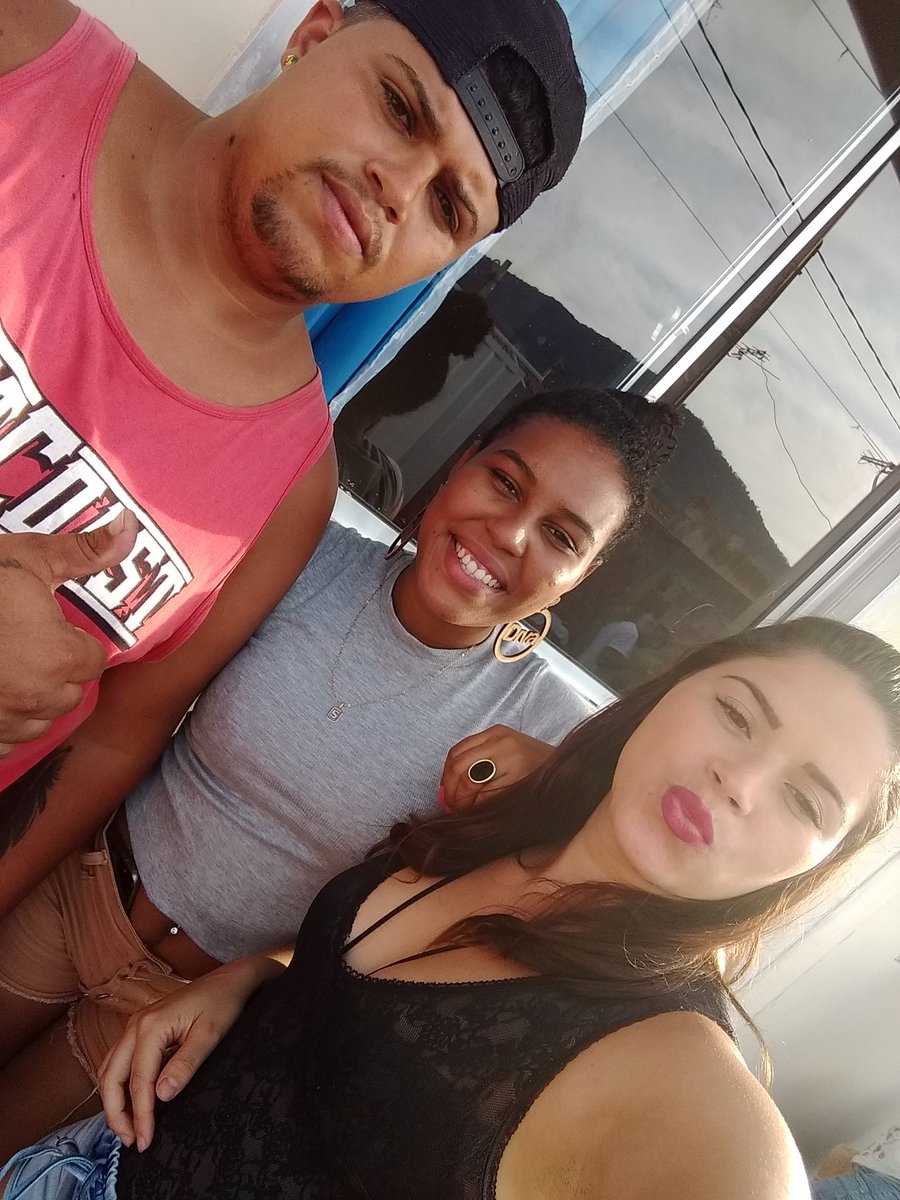 FranDeAndrade25's tweet photo. Com não amar , meus irmãos minha vida. Mana você vai sair dessa, hoje tô tendo o privilégio de poder cuidar de você 😍🙌
#Renasceu
#TemDoisPimpolhos
Eles precisam de você !
Eu te amo👭
#MinhaMenina😍 https://t.co/tKoIejZwhw