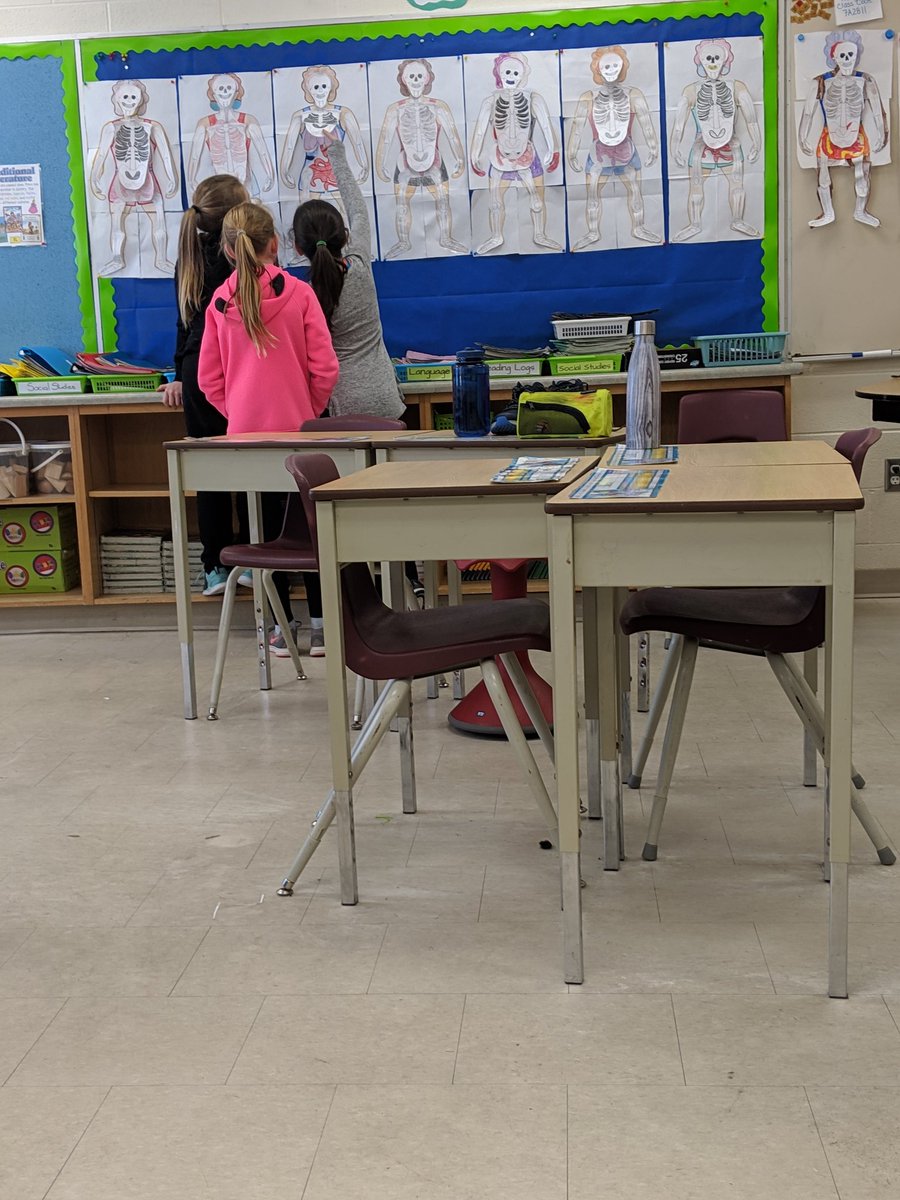 nprobins3's tweet photo. Caught my students engaging in voluntary science talk today!! #gotcha #scienceisfun #luosocial https://t.co/tUFOv8Chyn