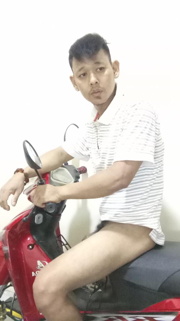 ဆိုင္ကယ္စီးလဲ လြတ္လြတ္လပ္လပ္ပဲ စီးတက္တယ့္😊