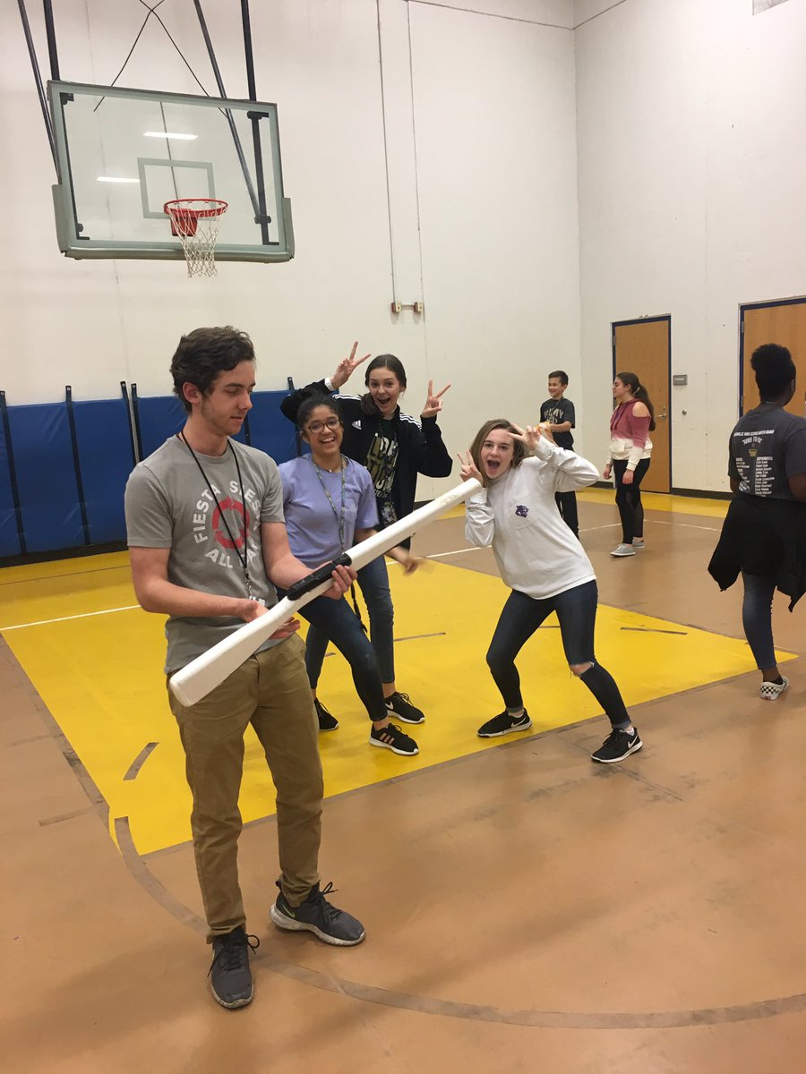 mrbrettgage's tweet photo. Thanks BHS Color Guard for teaching us to toss flags & rifles 😊🙌🏼 #prettyfun #birdville family #smithfieldfamily #smsraidernation #ckg https://t.co/5xnGYmHKns