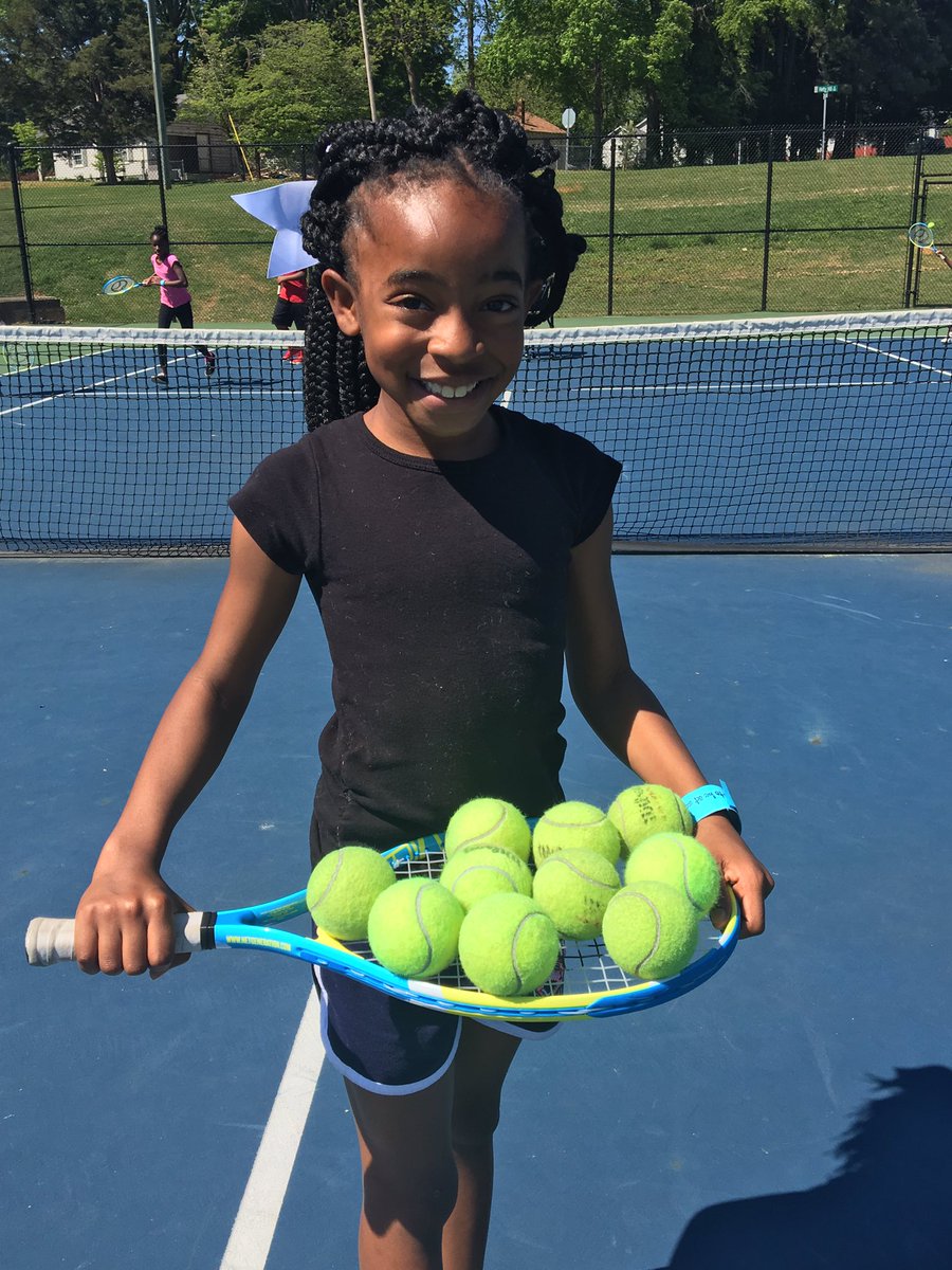 BramlettBears's tweet photo. MBES Tennis Team enjoyed their time with the Limestone Tennis Team and Coach Alan Ferguson!  #HereWeGrow 🐻 🎾 #KidsDeserveIt @LimestoneSaints @CCSchools_SC @fit2getherCCSD @Gaffney_Ledger https://t.co/1WTFyJPIca