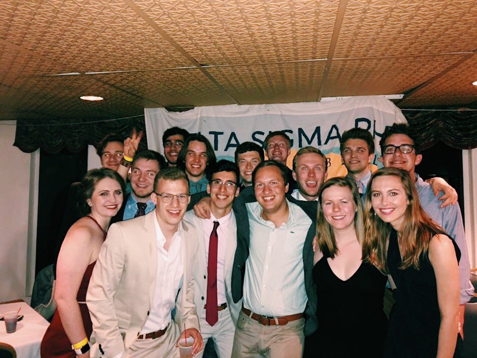 Another Boat Formal for the books ⛴ 
Now we’re just ready for #maytermplayterm ☀️