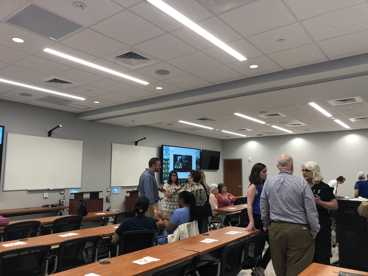 VygonUSA's tweet image. The networking has begun! We are excited to hear Matt Ostroff, MSN, RN, AGACNP-BC speak about the Mid-Thigh Femoral CVC and the Extended Dwell Peripheral! #vygonUSA #SePAN #leaderflex #EPIV #VascularAccess