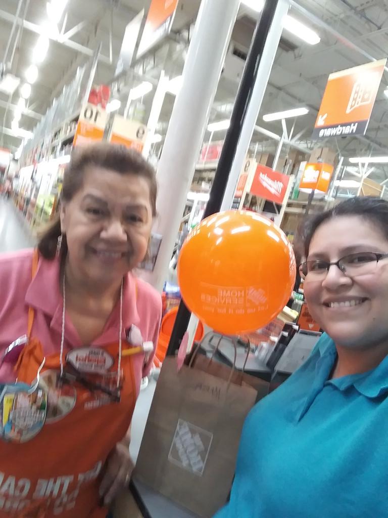 SylviaHD8976Fr1's tweet photo. A big HAPPY BIRTHDAY to Maria and a thank you for all that you do 🎂🎉 https://t.co/SnmWXxwObD