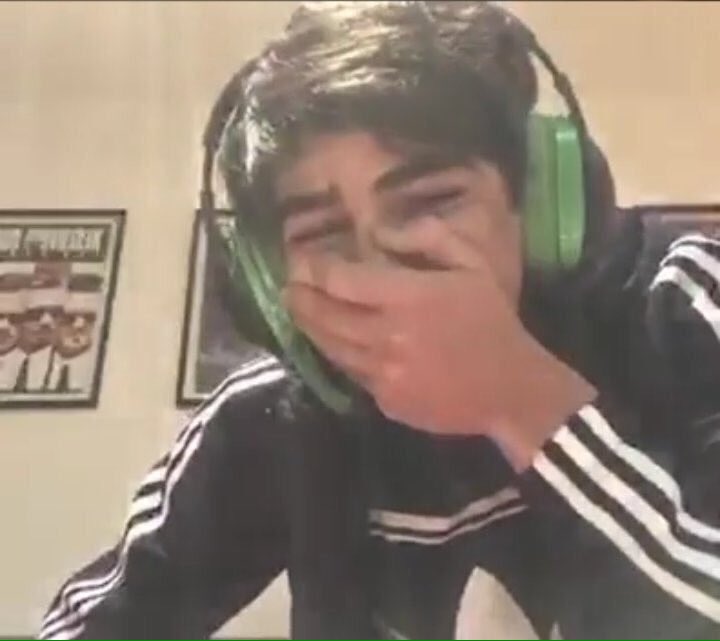anahividal09's tweet photo. Las coders en 2015 burlándose de las directioners por la salida de Zayn// Las coders en 2019 ahora que se les fue el de los ojos y cejas bonitas. 🥺 #StillWithJos @JosDice https://t.co/UxmJF7uBss