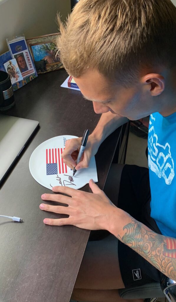 Swimfluence's tweet image. Enter to win a hand signed Caeleb Dressel team USA swim cap.

TO ENTER: 
1). swimfluence.com/caeleb-cap-giv…
2). Favorite this tweet!

Winner announced Thursday!