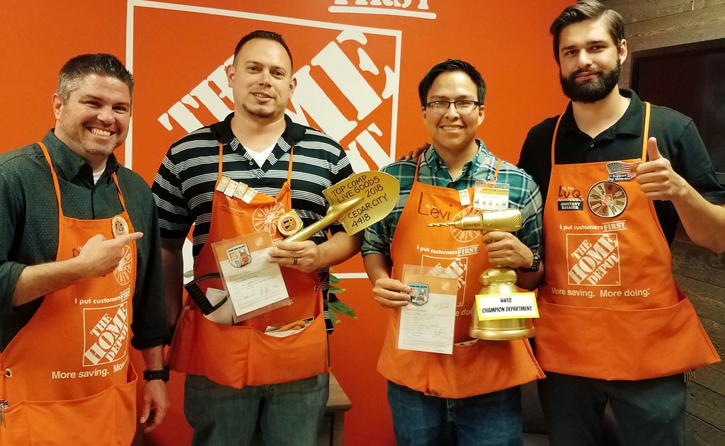 MughalLuq's tweet photo. Recognizing D21/22 DS Levi as DS of the Month for his hard work teaching, training and coaching his team on the road to sucess, and D28 DS Adam for the #1 live goods comp % in #D53 last year! Thanks for all your hard work guys! #SpringInD53 #LeanMean4418 https://t.co/K9CqbW0tQT
