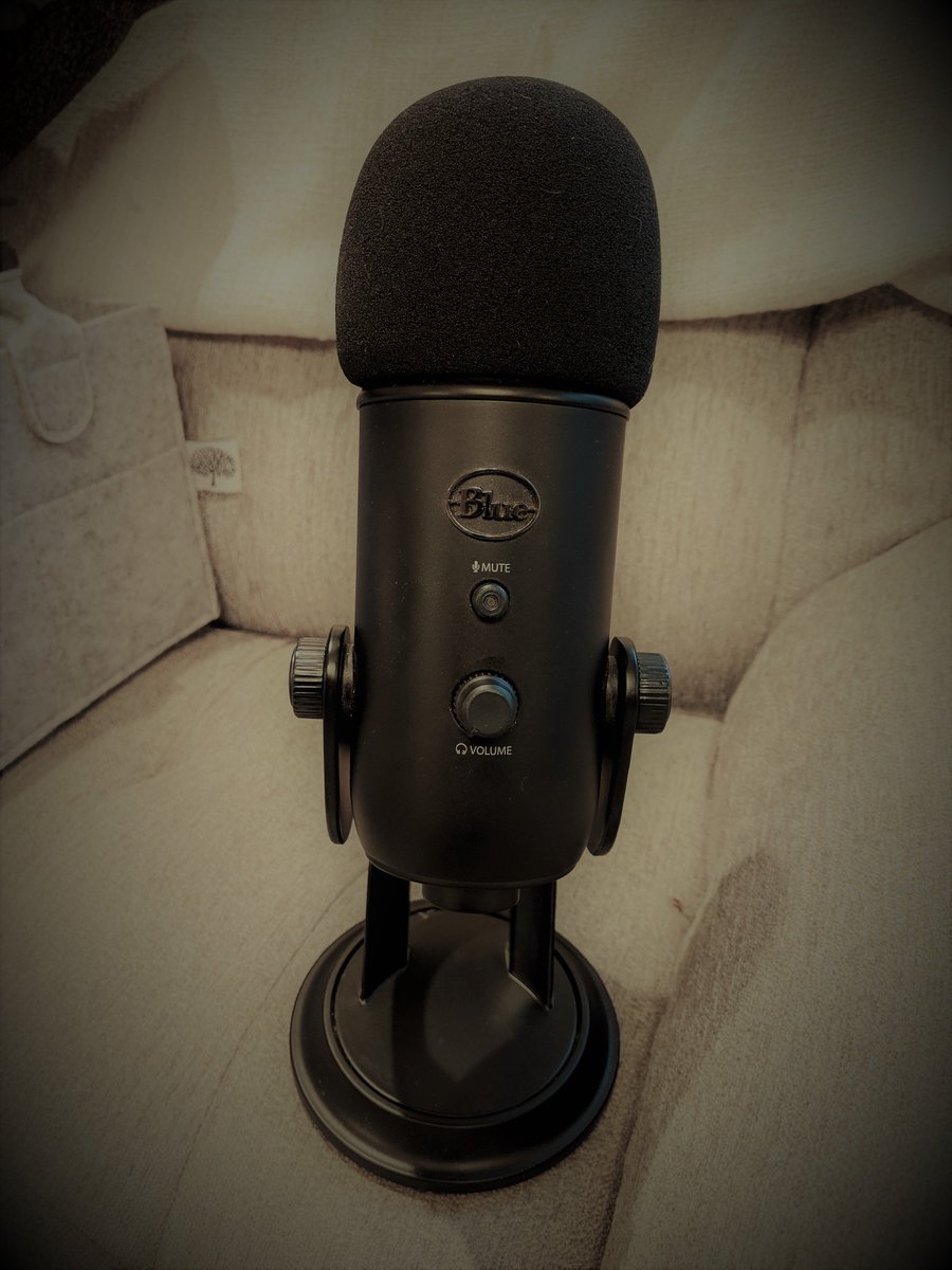 Flakfire's tweet image. When I first started creating content, I chose @BlueMicrophones' Yeti because of its reputation, abilities, and price point. Voiceovers, streaming, running podcasts - I've used the Yeti for it all. Great versatility and power for creators. #MyYetiStory