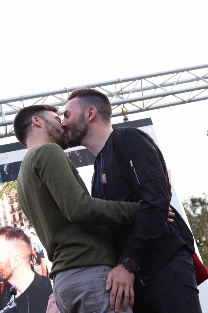 petonada's tweet photo. QUINA DIADA.

#Petonada2019 https://t.co/6WFfBVUrgM
