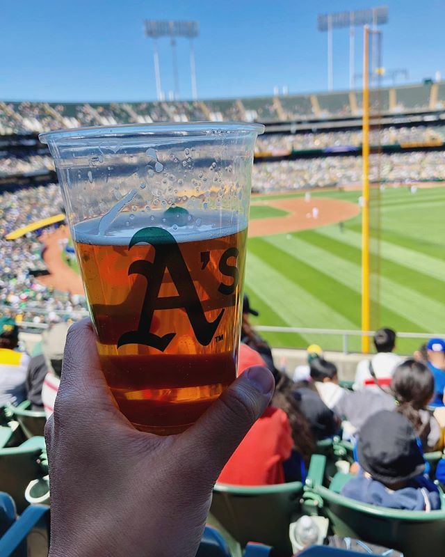 Porterthority's tweet photo. Took a trip up to Oakland this past weekend and only paid $10 for some great tasting @drakesbeer at the Coliseum. Los Angeles should take note.
#beer #craftbeer #oakland #drakesbrewing #drinklocal #rootedinoakland #athletics #oaklandathletics #baseballbe… https://t.co/BlSfVA8NTs https://t.co/kqX4PnuE2P