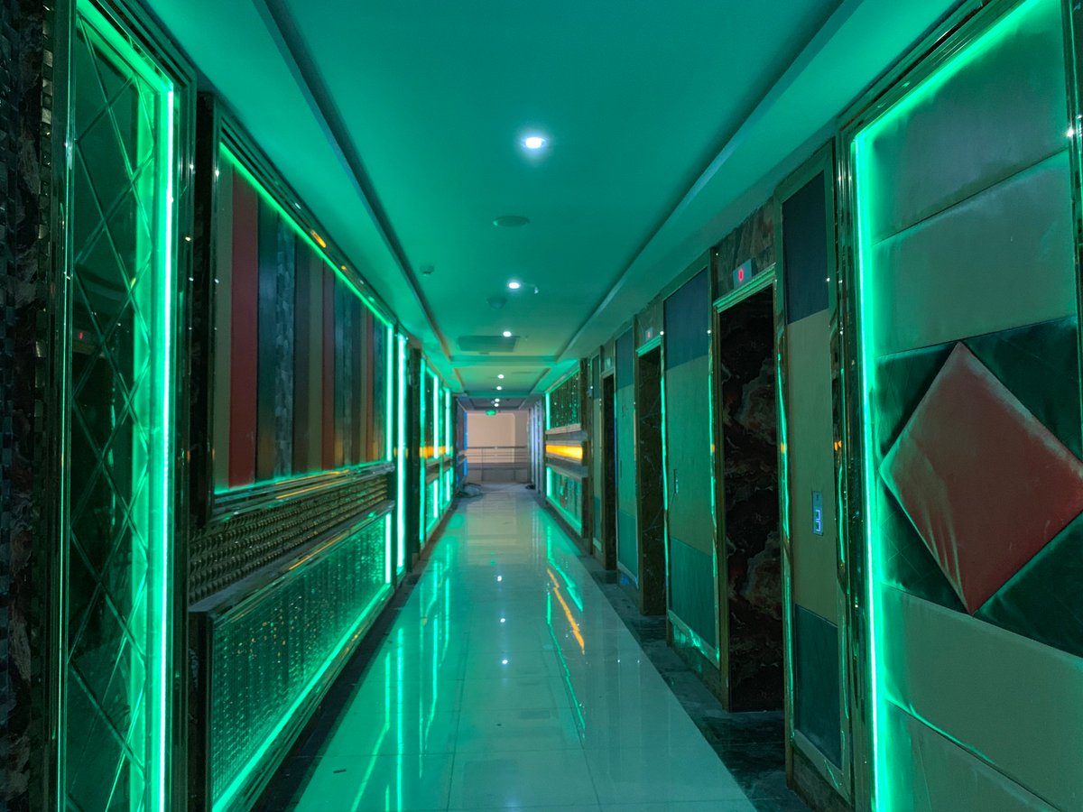 GuangzhouITC's tweet image. This cool one-stop solution service is a better choice for hotel owners. With this, we are happy to share that ITC KTV #Lighting, #ProfessionalSoundSystem, #PA System was successfully installed in the different areas of #GrandParkHotel.
itctech.com.cn