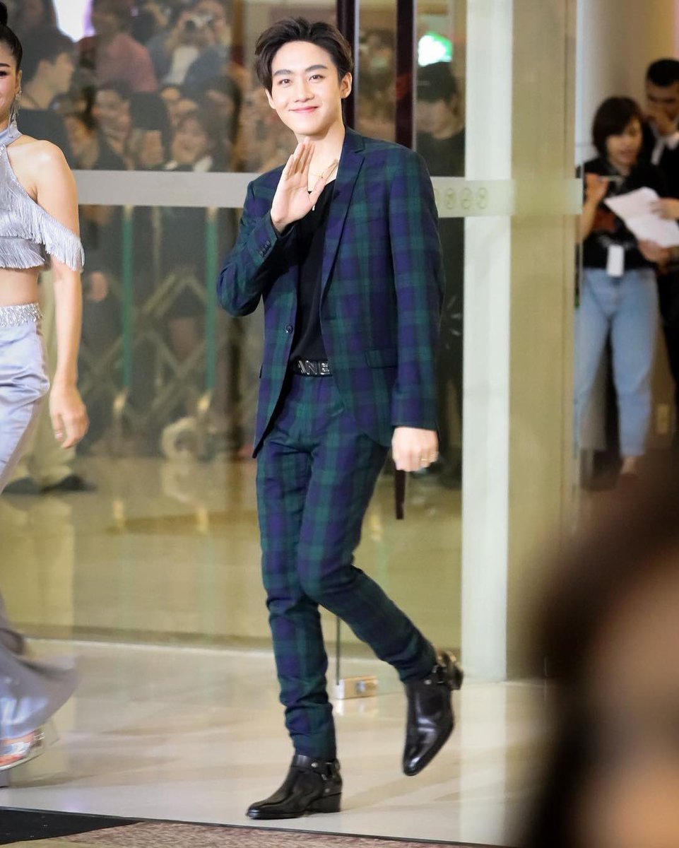 Marksiwat_MYFC's tweet photo. PBig IG 24-4-19
Love u bro🖤🖤 special thanks ： @Gonghive24 🙏🏻🙏🏻🙏🏻
#hiveprofessional #MILLENNIALSCHOICE2019 
@Mmarksiwat @big2gether @WITHMARKz 
#MarkSiwat #siwatjumlongkul #marksiwatjumlongkul
#หัวใจศิวัช
#TEMPT https://t.co/40P3S70N4Y