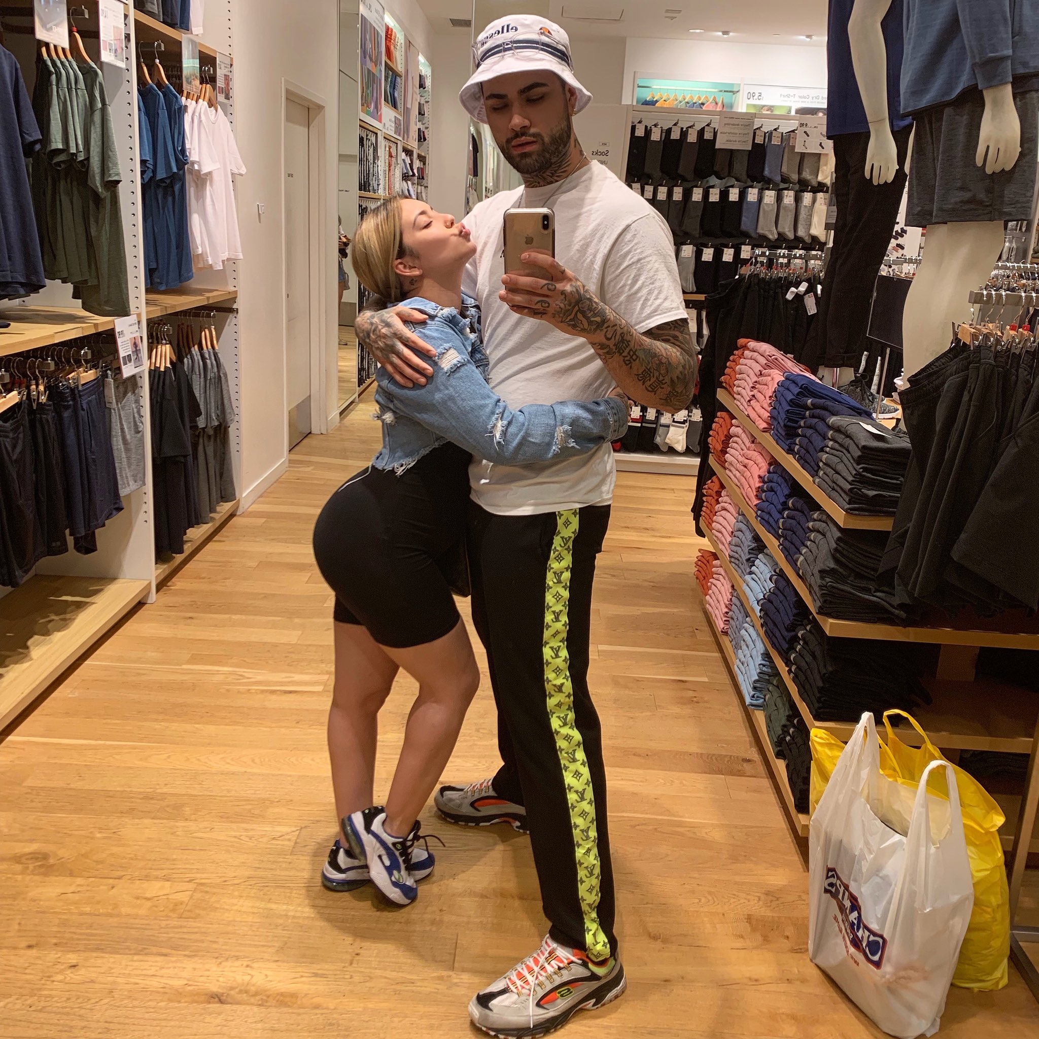 Ronnie Banks on X: Mami is feeling a little sick from the pregnancy so I  took her shopping for carrying my big ass baby in her oven. 🌸🦋  t.cosqiFUrjMa6  X