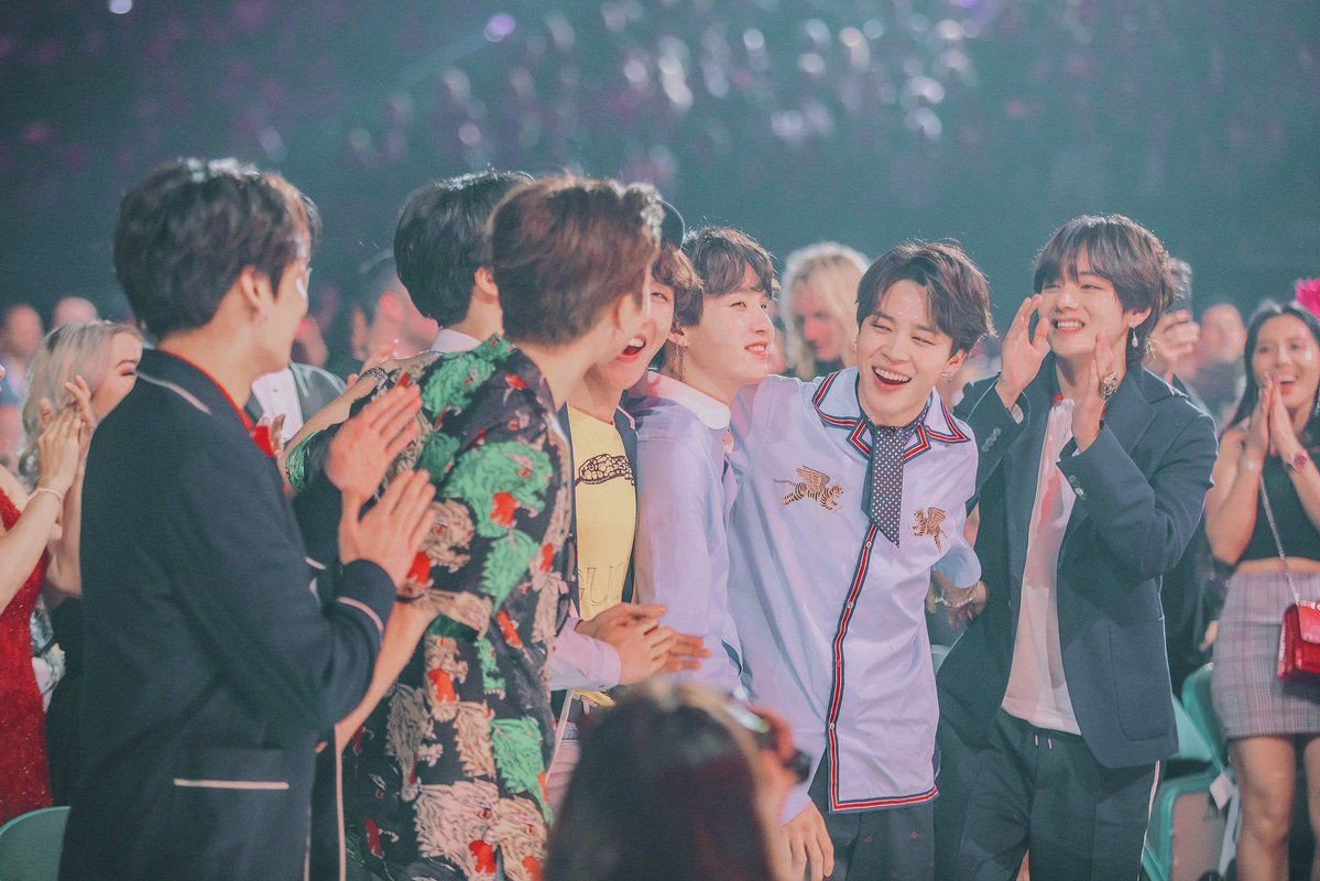 dwi_ninaa's tweet photo. Tahun ini wajib win again
#BBMAsTopSocial BTS @BTS_twt https://t.co/NluBmRqIDr