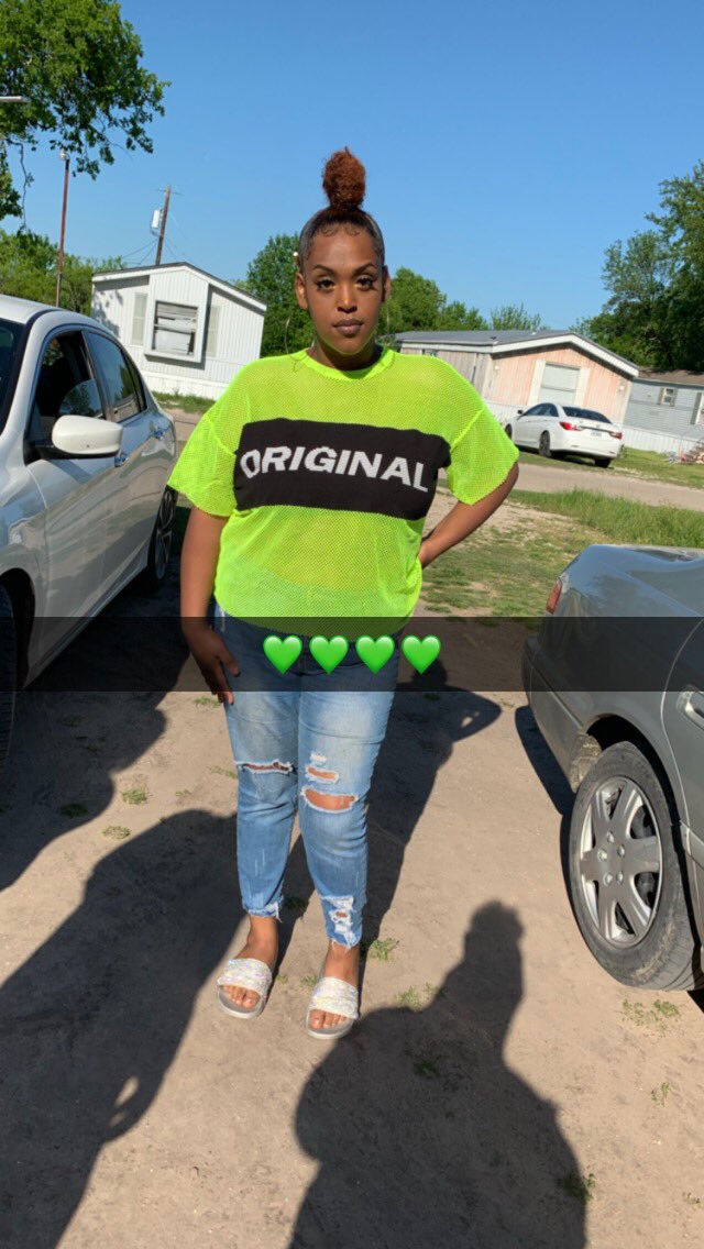 leleprettyahh's tweet photo. simple lil easter pics 💚 https://t.co/73kgmqZAg9