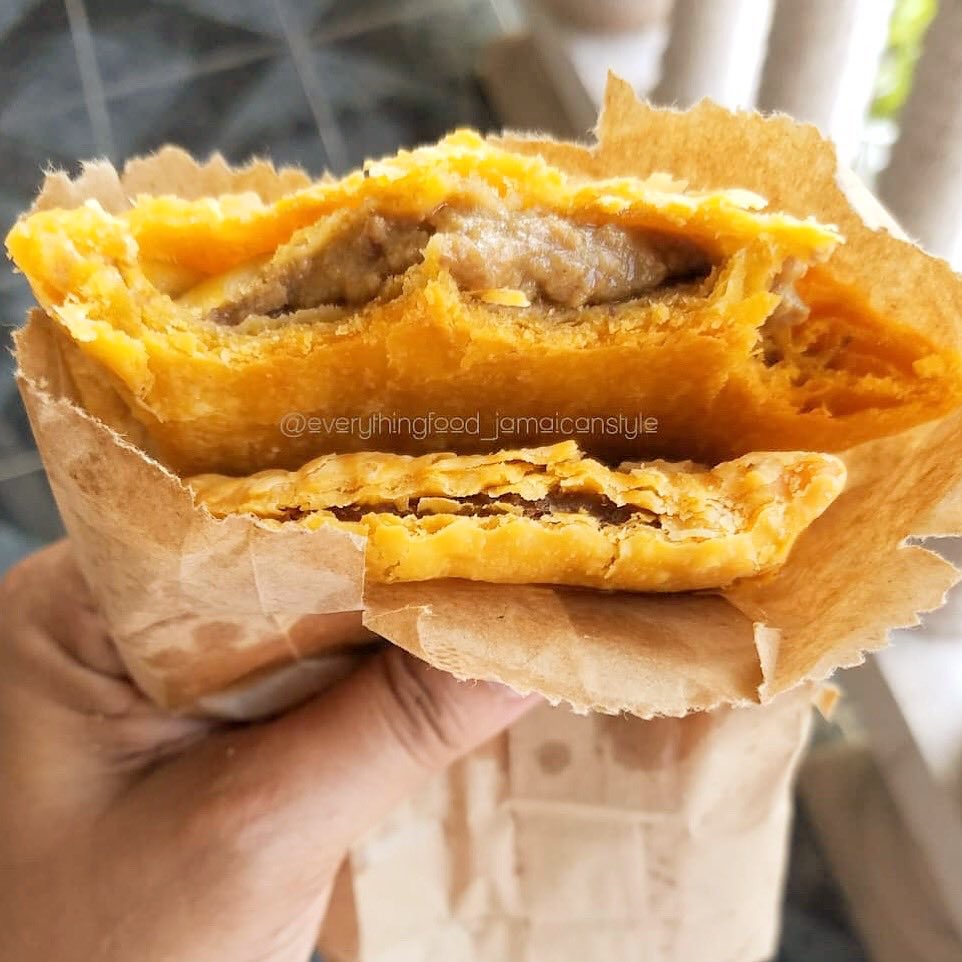 Jamaican Patties 🇯🇲
IG: everythingfood_jamaicanstyle