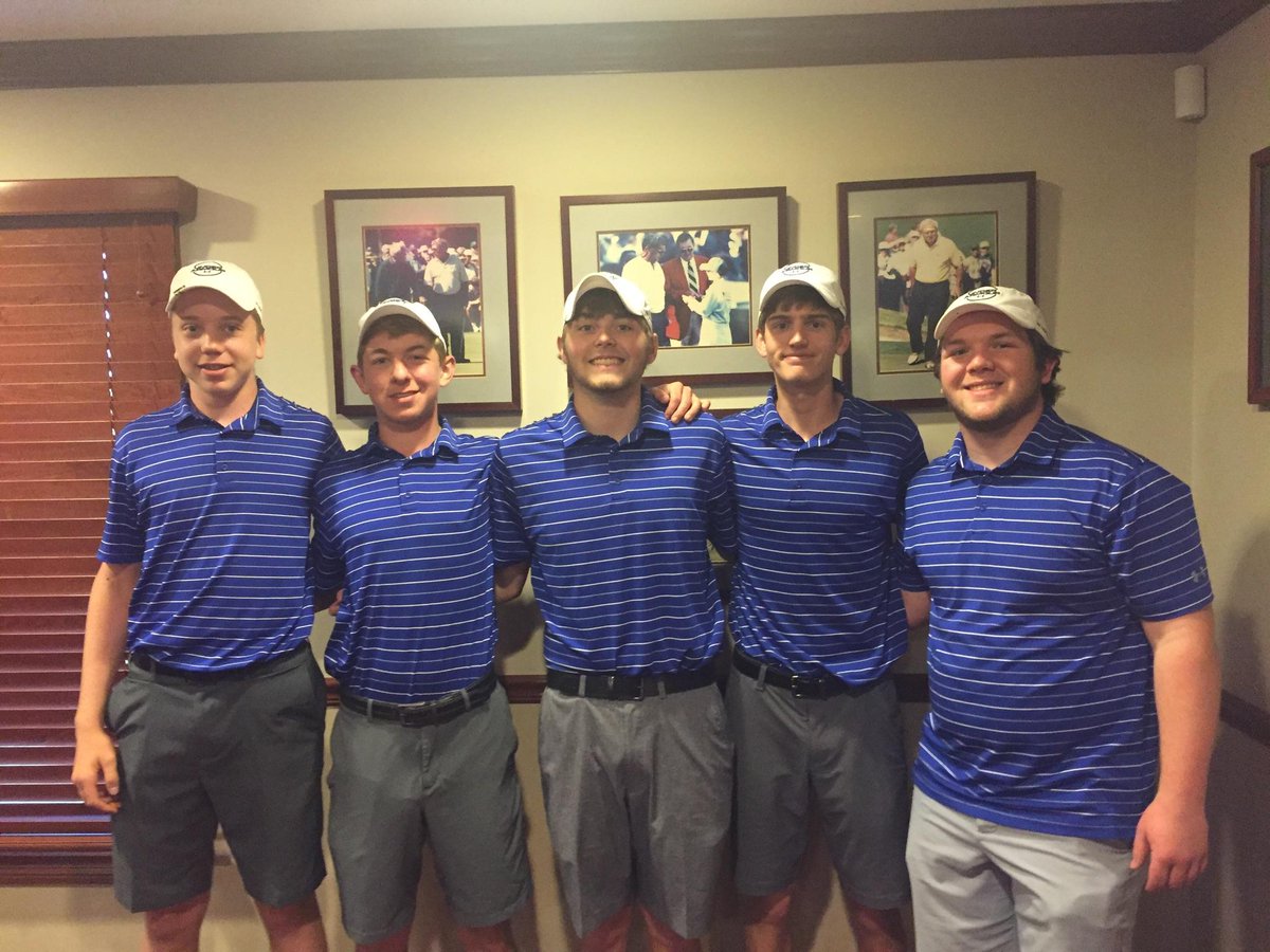 GolfTlhs's tweet photo. Trinity golf shoots a smooth 158. Ties school record! Jacob Keith 35. (Ties solo school record.) Ryland Nierman 43. Mark Shoemaker 41. Josiah Foster 44. Jacob Sabotin 39. Good round tonight boys! #hookem https://t.co/awalrU6Y26