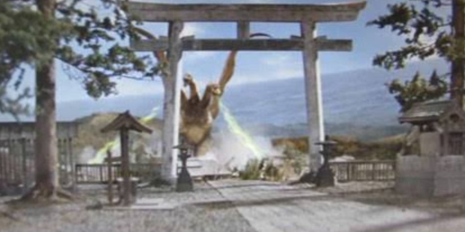 kiwaPW's tweet photo. ゴジラ　キングオブモンスターズ予告のここがエモい

・元ネタである「三大怪獣 地球最大の決戦」より特撮屈指の名シーンとされるキングギドラ初登場時のオマージュ(鳥居→十字架)

・モスラの顔がレインボーモスラぽい

ギドラ好きにはたまらない… https://t.co/cNQmImyMT1