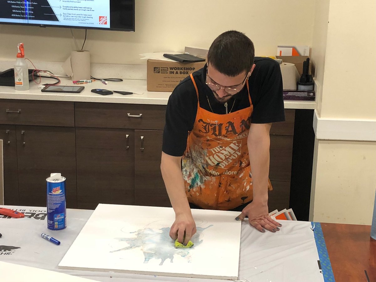 caseyo_behr's tweet image. Interior Premium Plus, Ultra and Marquee training at South Loop today!!! Nice job Eric and South Loop Team!!! ⁦@hutchinson⁩ ⁦@Angel_Mayoski⁩ @homedepot1950