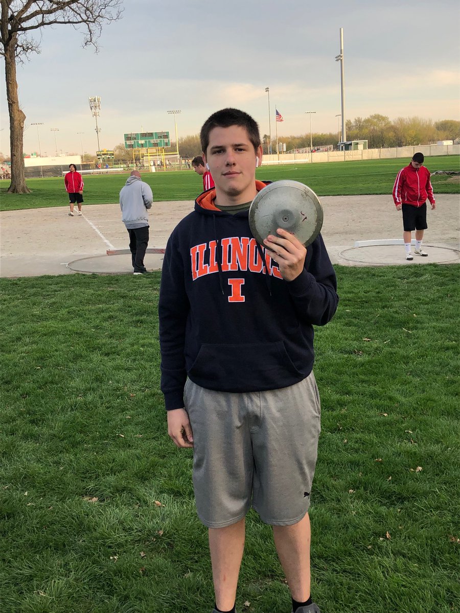 chadfroeschle's tweet image. Congratulations to Ryan Kolton for a new PR of 103’1” and taking 5th place in tonight’s meet ⁦@ElkGroveTrack⁩ ⁦@GrenAthletics⁩ #ThrowNation